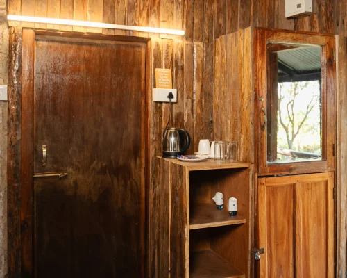 R8 Kynphor_-_AHS06419-2.jpg