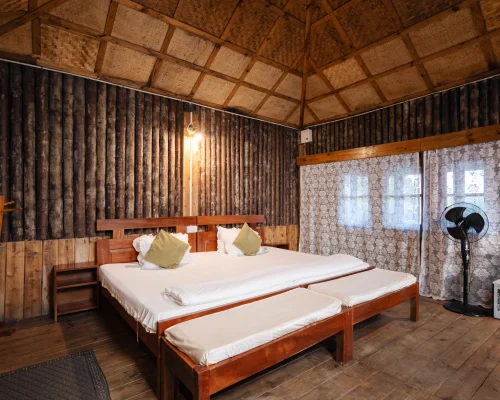 R9 Pyriam_-_AHS06502.jpg