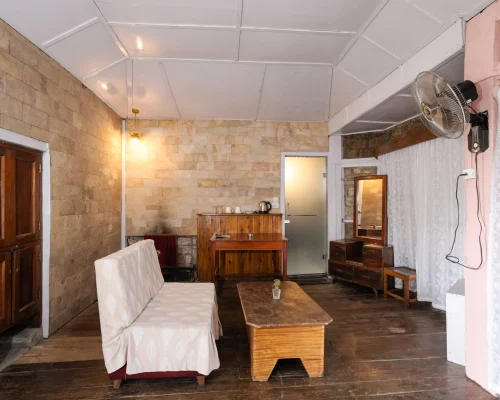 Rymphang (missing bathroom)-_AHS06189.jpg